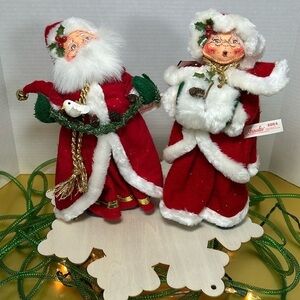 Annalee Santa and Mrs Claus 2004
